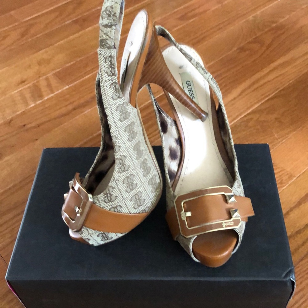 Guess Signature Slingback Pumps